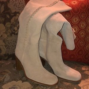 Beautiful Suede Nine West Boots